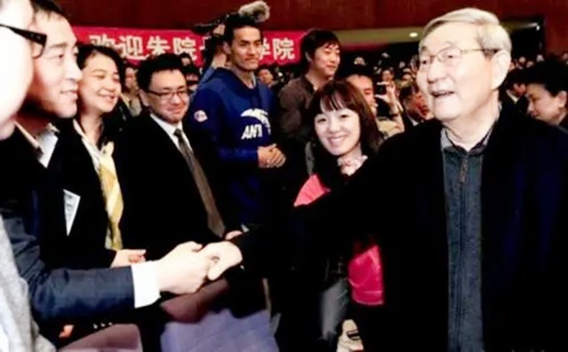 退休前后的朱镕基：一个老党员的党性