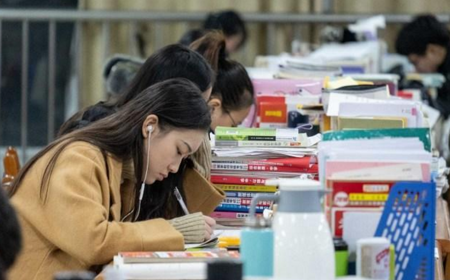 大学“含金量”最高4个班委，对就业有好处，辅导员：首选团支书