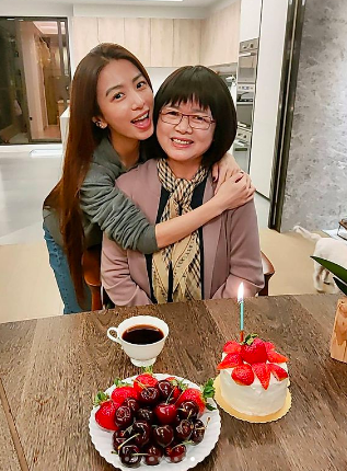 38岁Hebe亿元顶楼豪宅曝光，413㎡一个人住，太爽