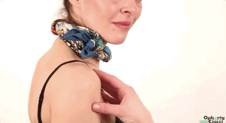 跟着爱马仕，3分钟学会一条丝巾的八种系法