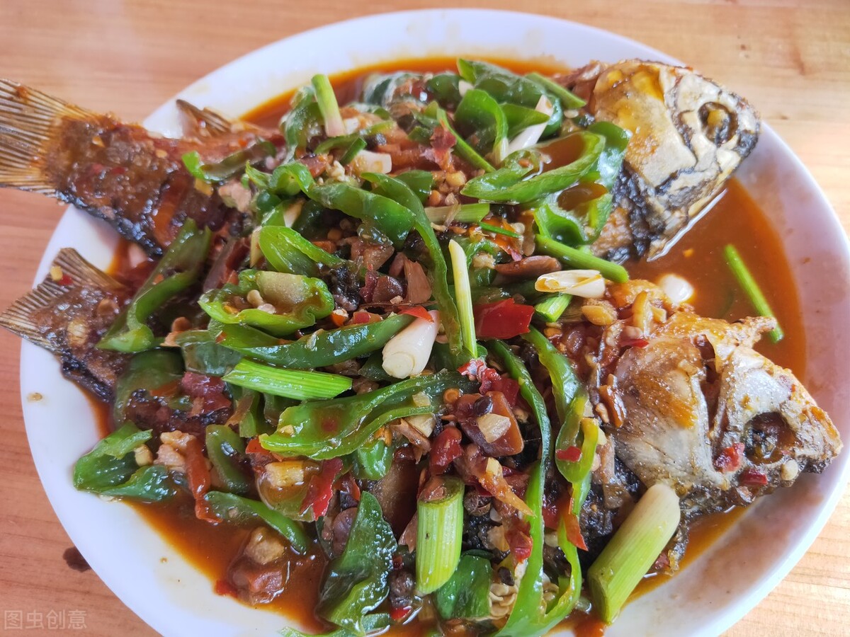 鲫鱼怎么做最好吃，超级下饭，鲜嫩无腥味