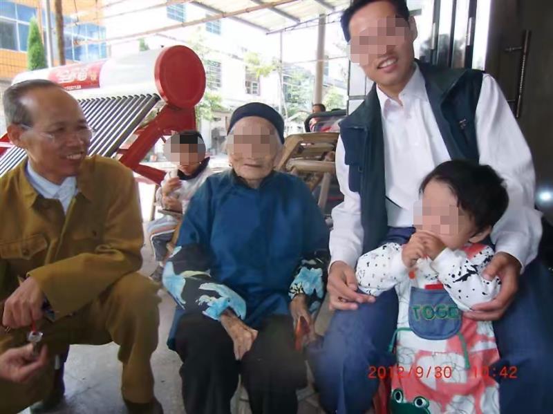 “截访队”遣送一名上访者向政府索要2.5万，上访者陈裕咸遭拦截殴打致死，一审12人获刑 