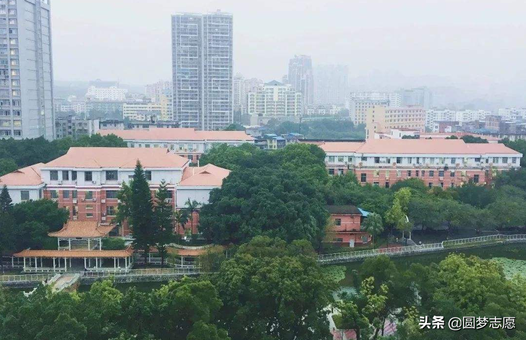 广西医科大学——这所大学是名校吗？毕业生好就业吗？这里有答案
