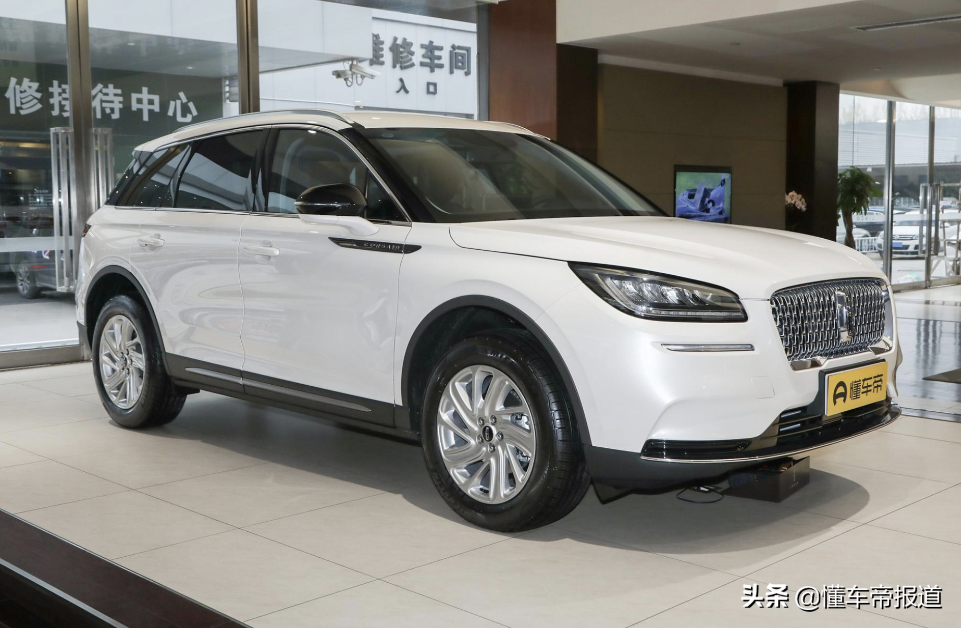新车 | DS 7特别版官图发布，配专属座椅，约合人民币38.4万元