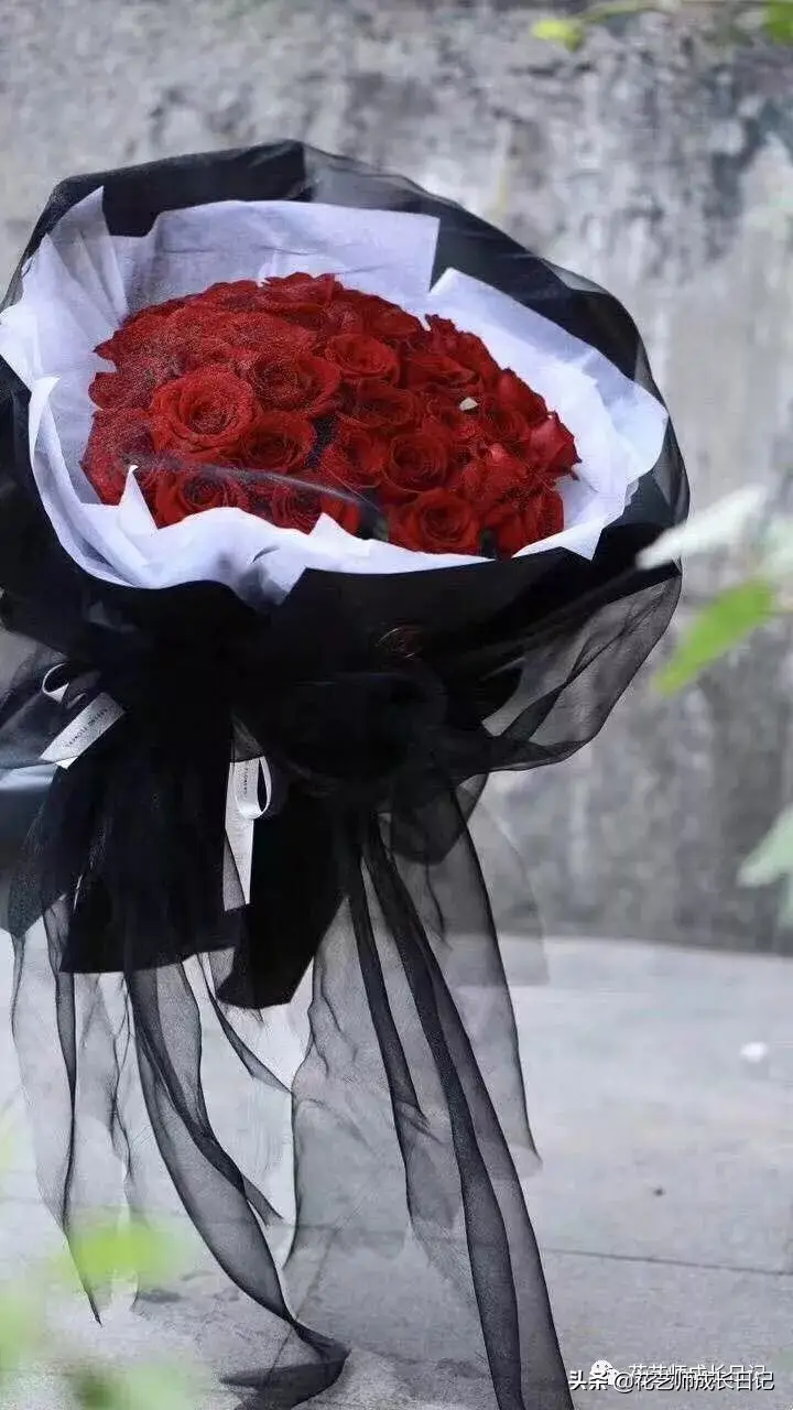 玫瑰数量的含义是什么（玫瑰花数量代表的意义）