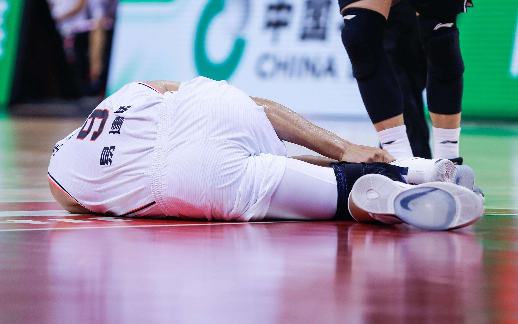 nba跟腱断裂的有哪些人(曾遭遇跟腱撕裂的十大篮球运动员)