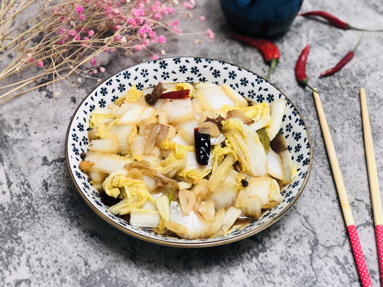 做酸辣白菜 先放醋還是後放醋 很多人做錯 難怪白菜發軟不好吃 老劉侃侃 天天看點