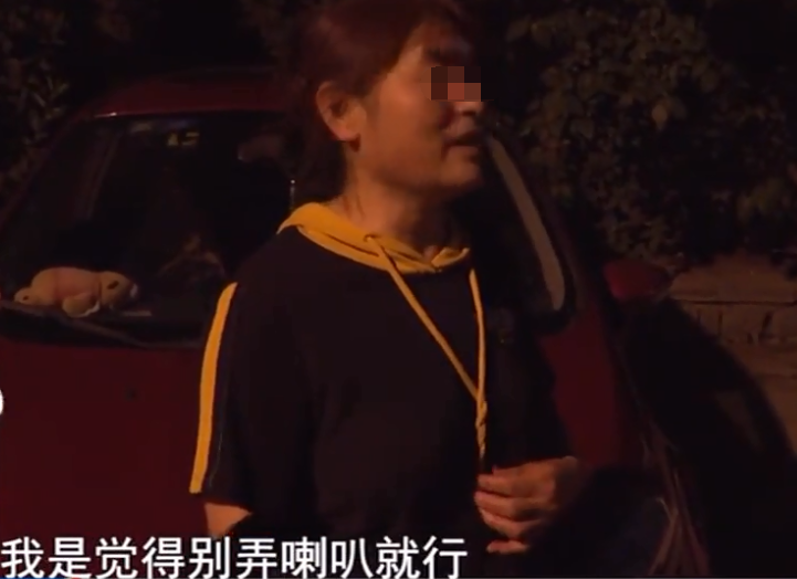 家中学生备战高考，楼下广场舞却不中断！大爷大妈：不知道啥日子