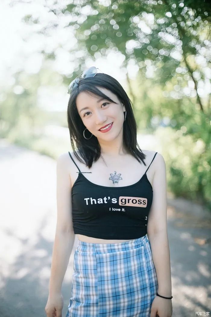 趣玩少女享自然，驾发现神行去露营