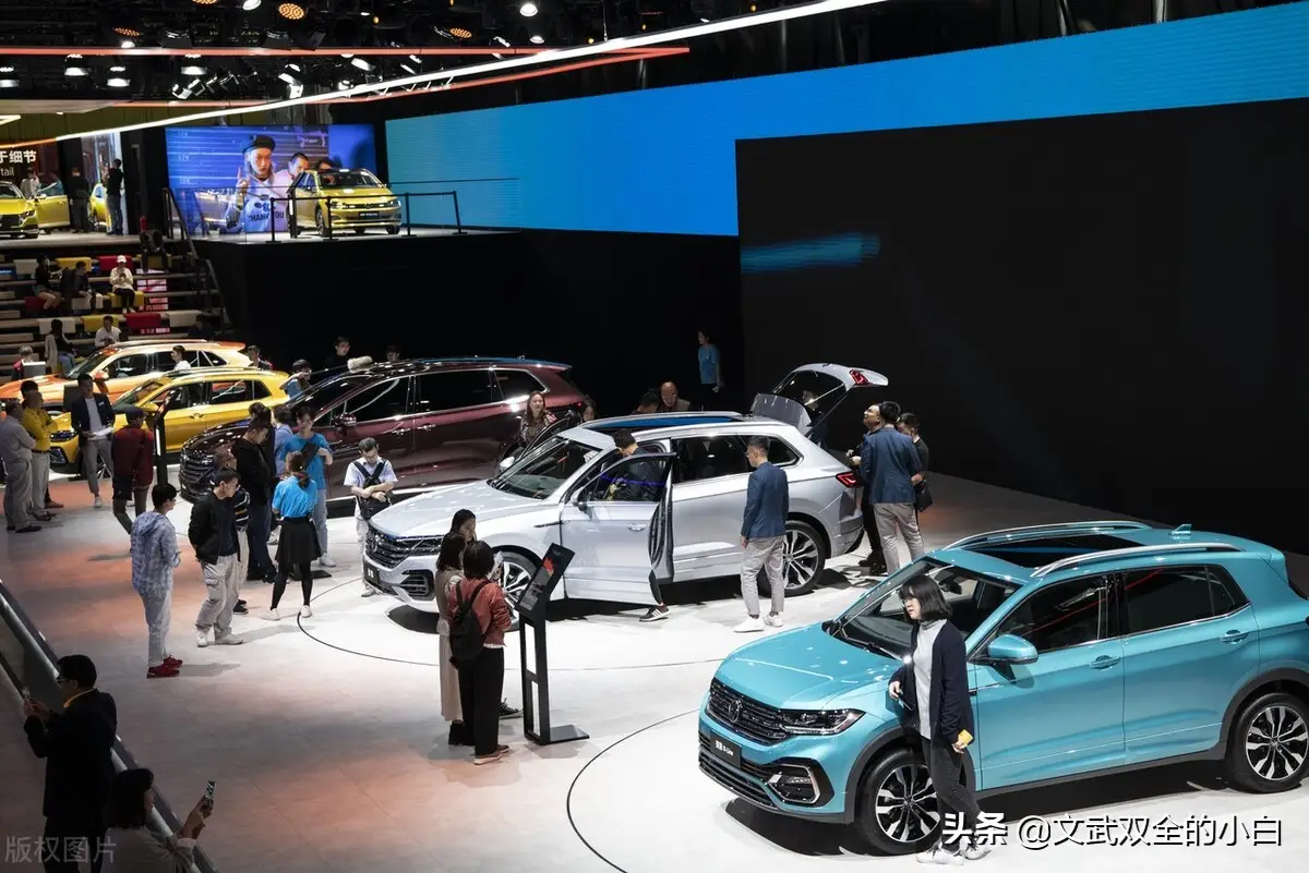 购车时，可以让4S店送这3件赠品，不仅实用还能解决后顾之忧