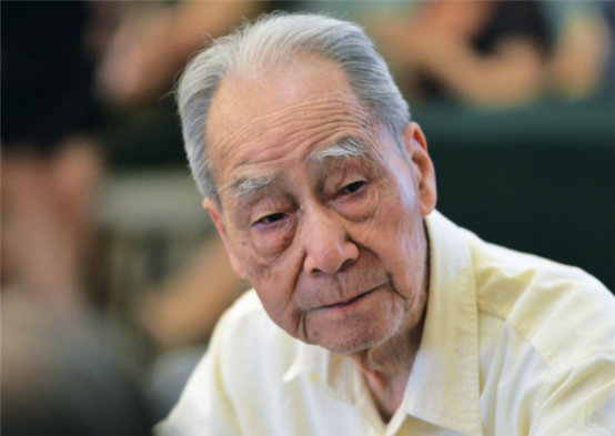 86岁癌症翻译家许渊冲：医生断言活不过7年，今年已100岁