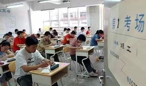 高考钉子户唐尚珺，33岁复读12年：明智的放弃，胜过盲目的执着