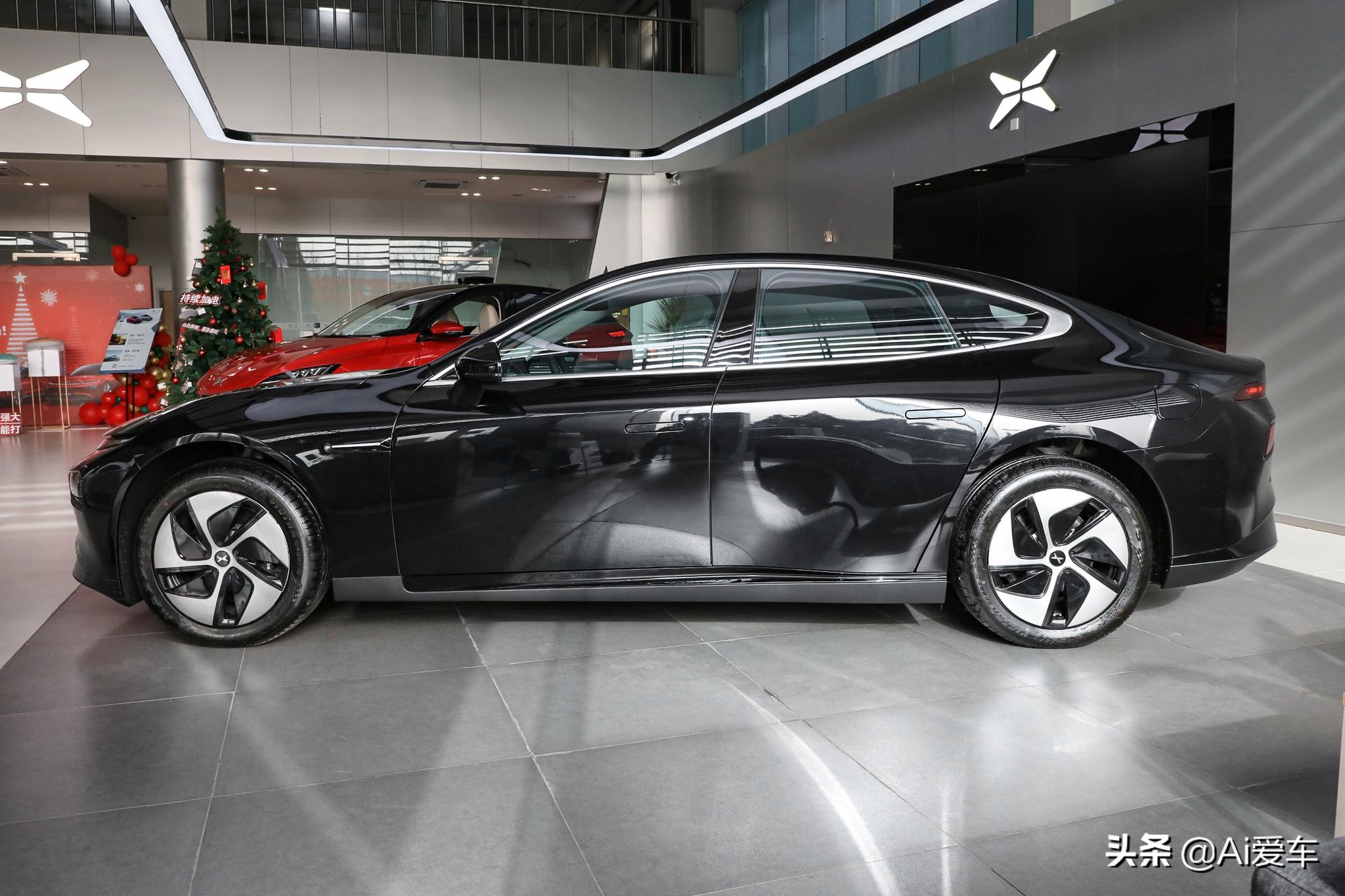 满电跑706km，豪华大空间快充家轿，低价高配还好养，小鹏汽车P7