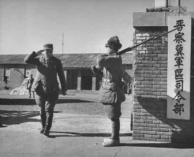 十大元帅1943年谁的级别最高：罗荣桓仅次于朱德和彭德怀，排第三