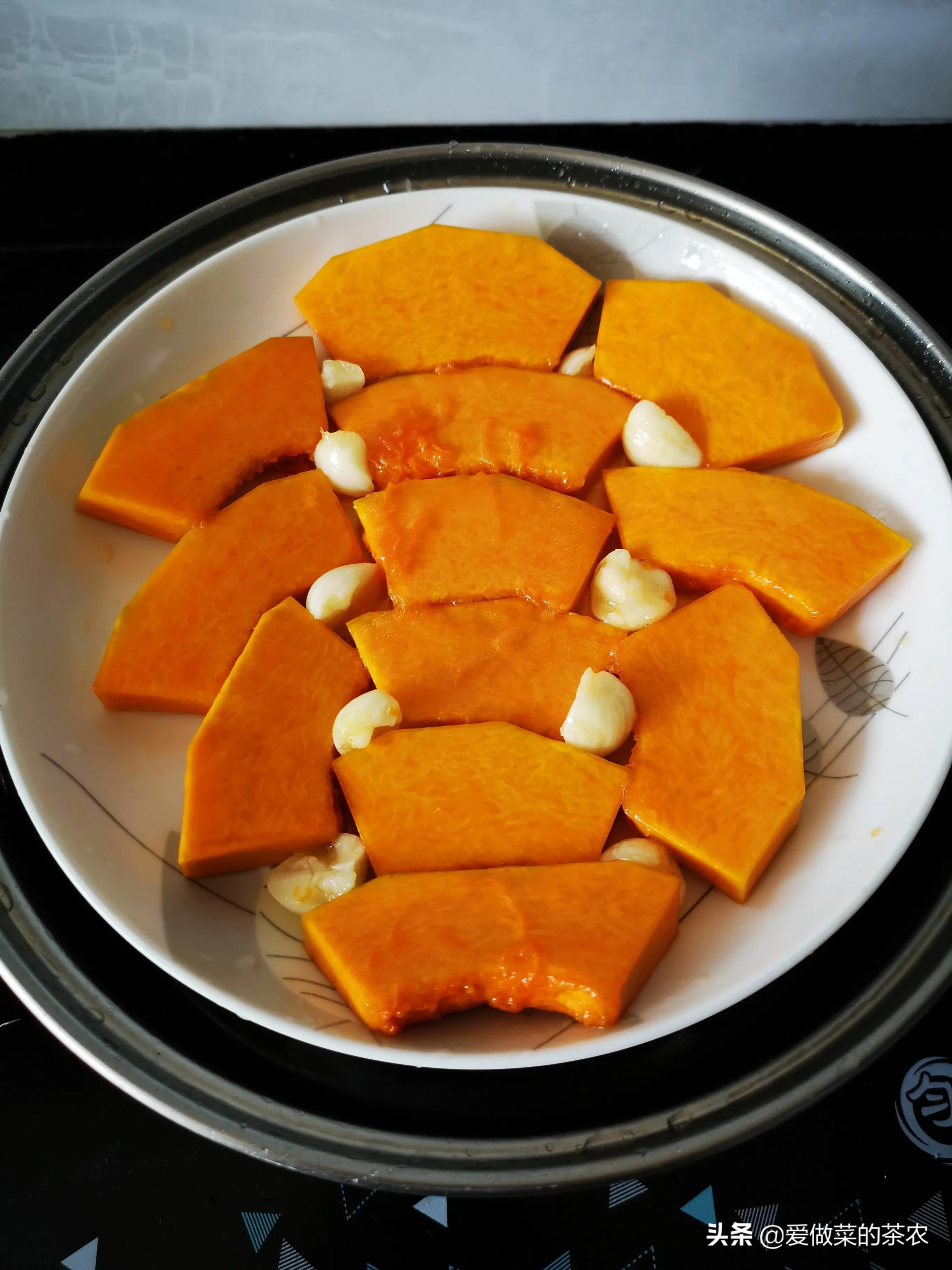 蒸南瓜的做法大全图解(蒸南瓜软糯鲜香的做法)