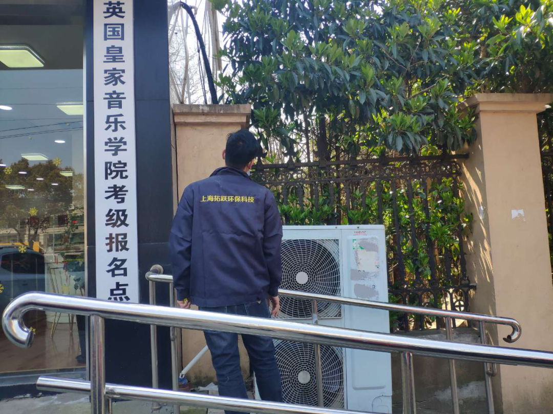 我在上海组捕鼠队，抓老鼠年入40万，豪华别墅扫出5斤老鼠屎