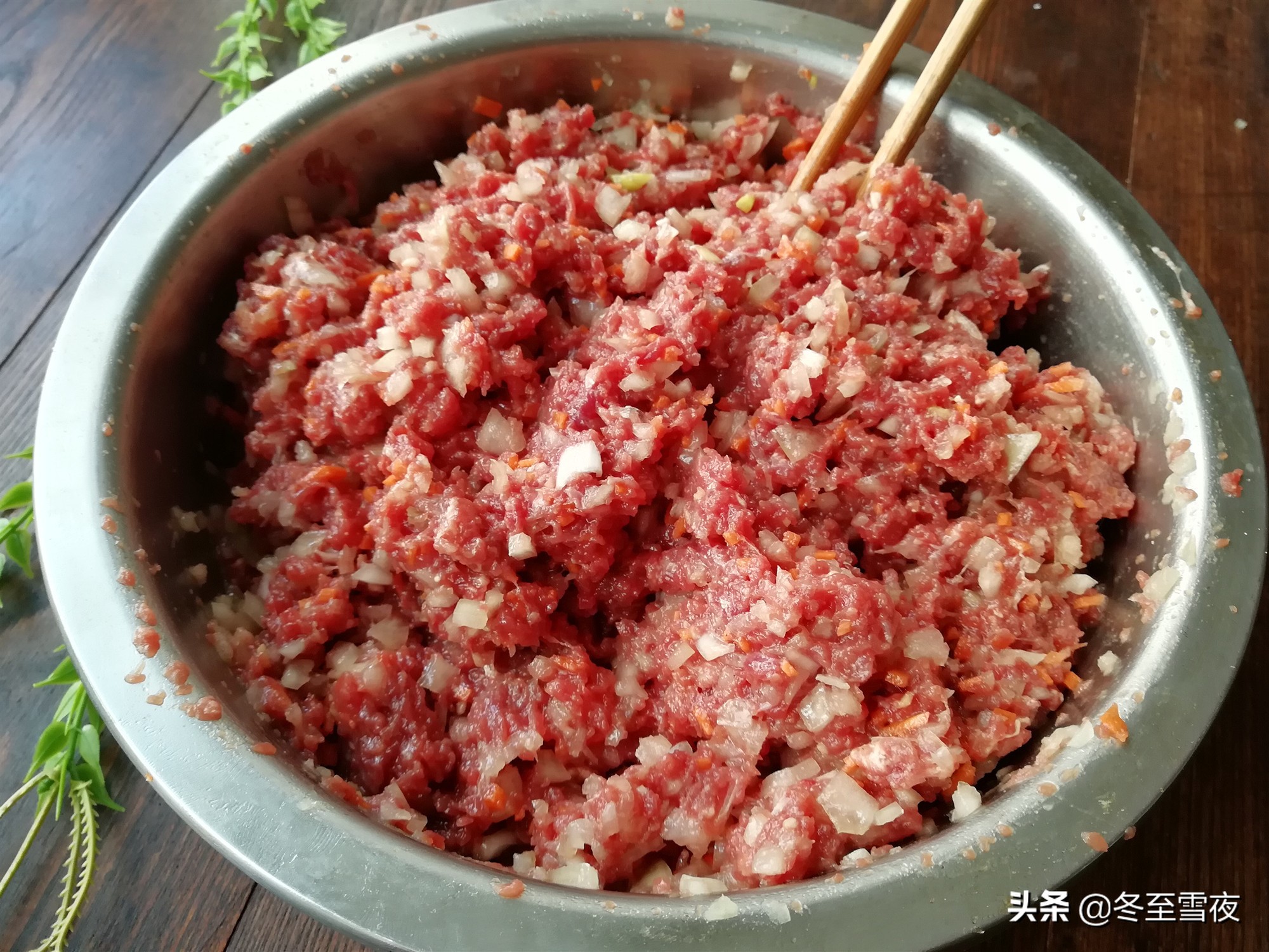 吃饺子，这个肉馅的饺子最香了，香嫩可口，就是有点贵
