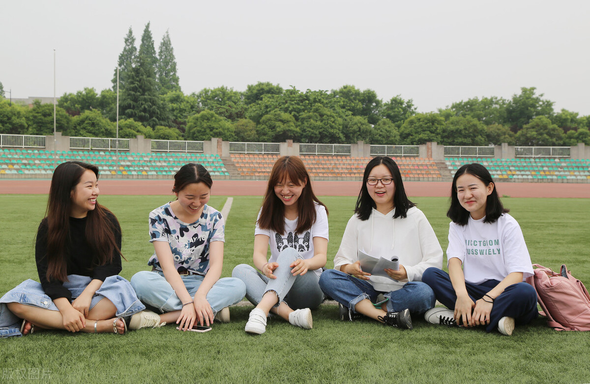 末流985与顶尖211，怎么选？这个问题根本就不存在