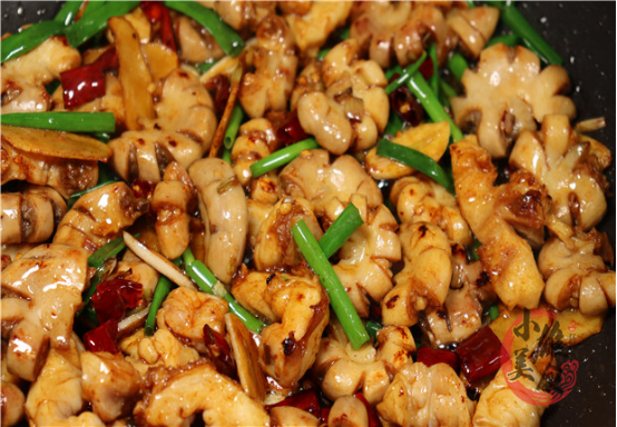 花肠很脆很好吃，可惜很多人不懂怎么做，不要焯水，出锅香脆可口