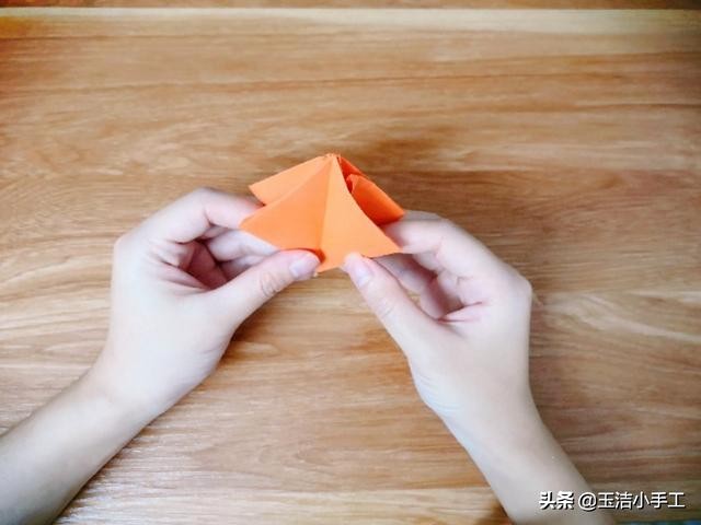 折纸大全:郁金香折纸教程图解步骤