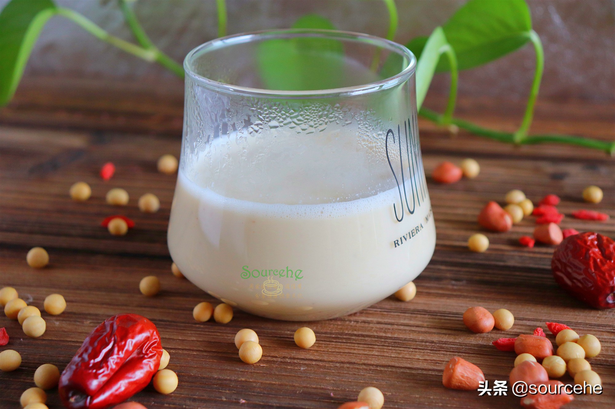 冬天煮豆浆别只放黄豆，多加3物，每天一杯，脸色红润气质绝佳