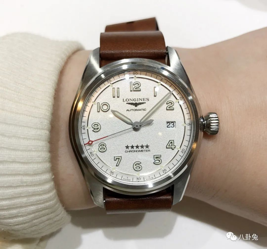 不到2万元，浪琴这块新的运动表要火