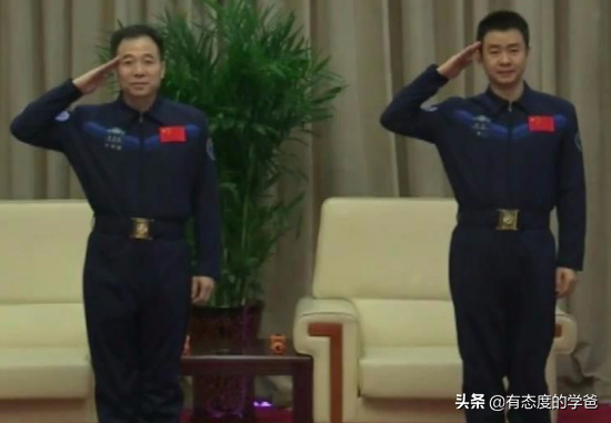 中國進過太空的11名航天員，如今都是啥軍銜？8少將2中校1上校