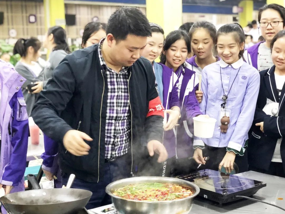 重庆家长揭秘：在“贵族学校”鲁能巴蜀读书是一种什么样体验？