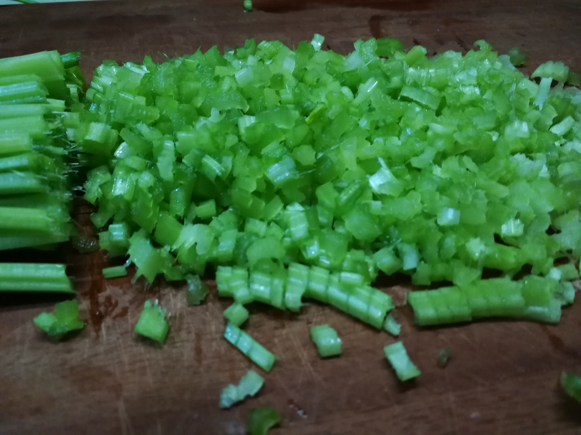 芹菜餡餃子沒有芹菜味？牢記3個訣竅，不僅芹菜味濃，還鮮嫩好吃