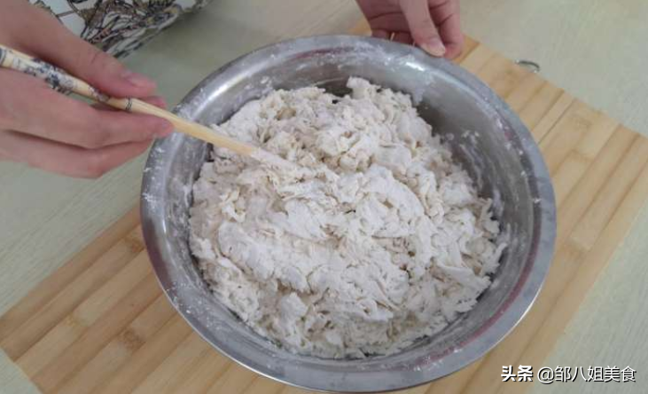 包肉包子，学会和面和调馅，牢记几个窍门，包子鲜香松软比买的好