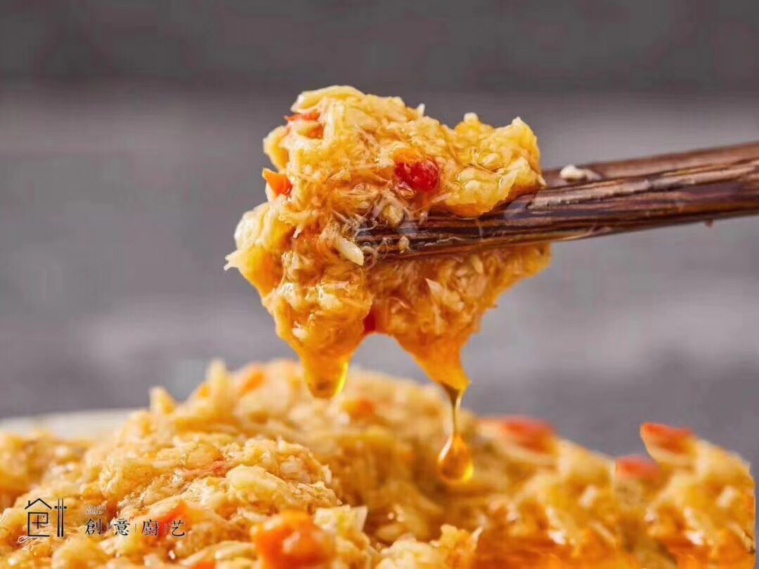 炒蟹粉以现剥现炒为佳