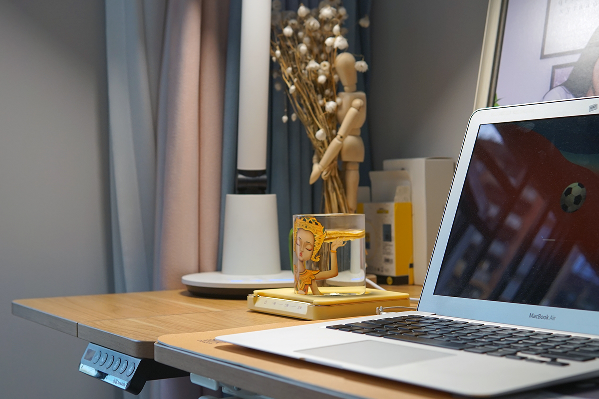 恰到好处的55℃，大宇恒温杯垫助我轻松做暖男