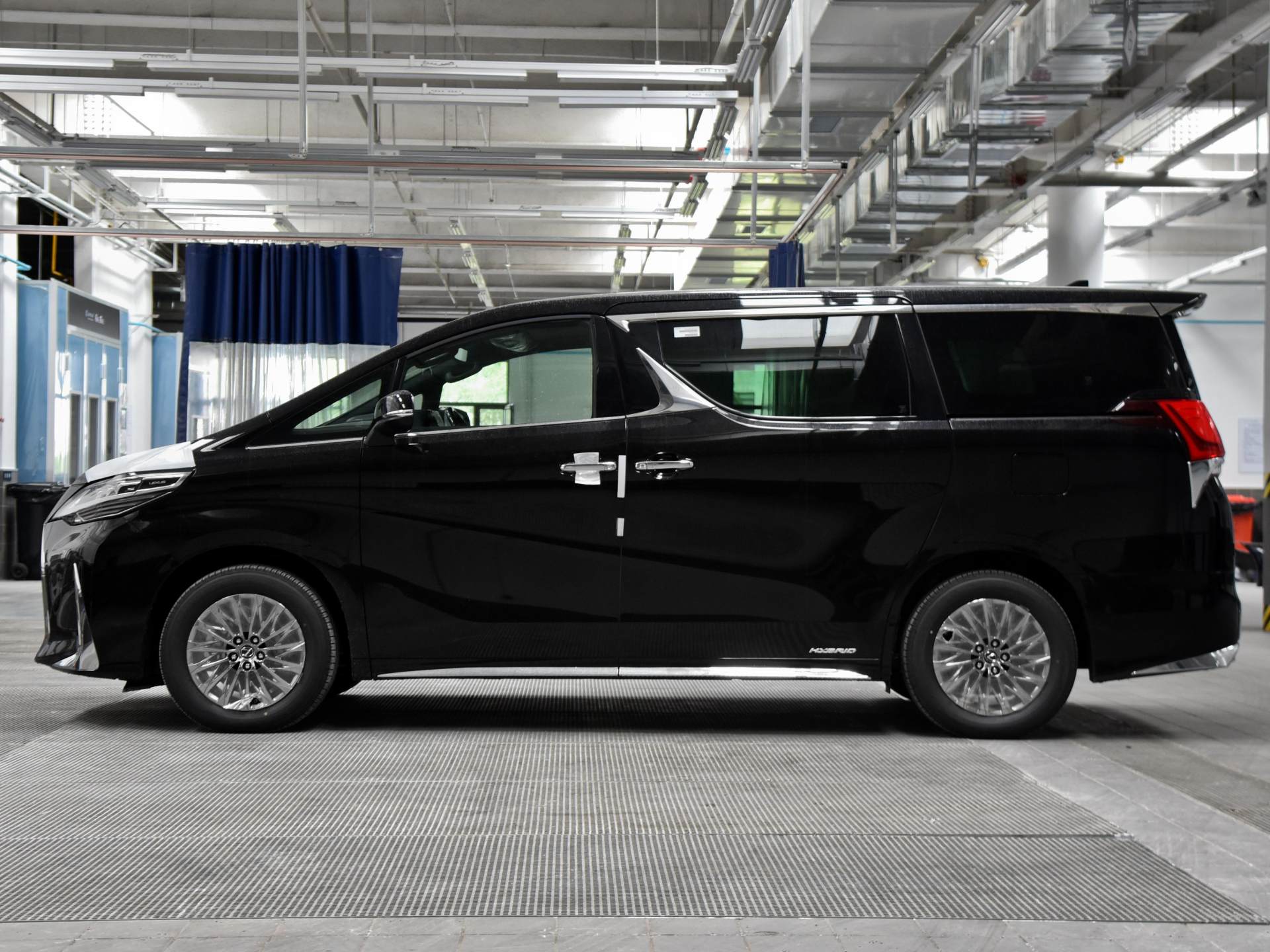 顶级mpv,7座带头等座椅,有四驱的进口豪华车,带你看雷克萨斯lm