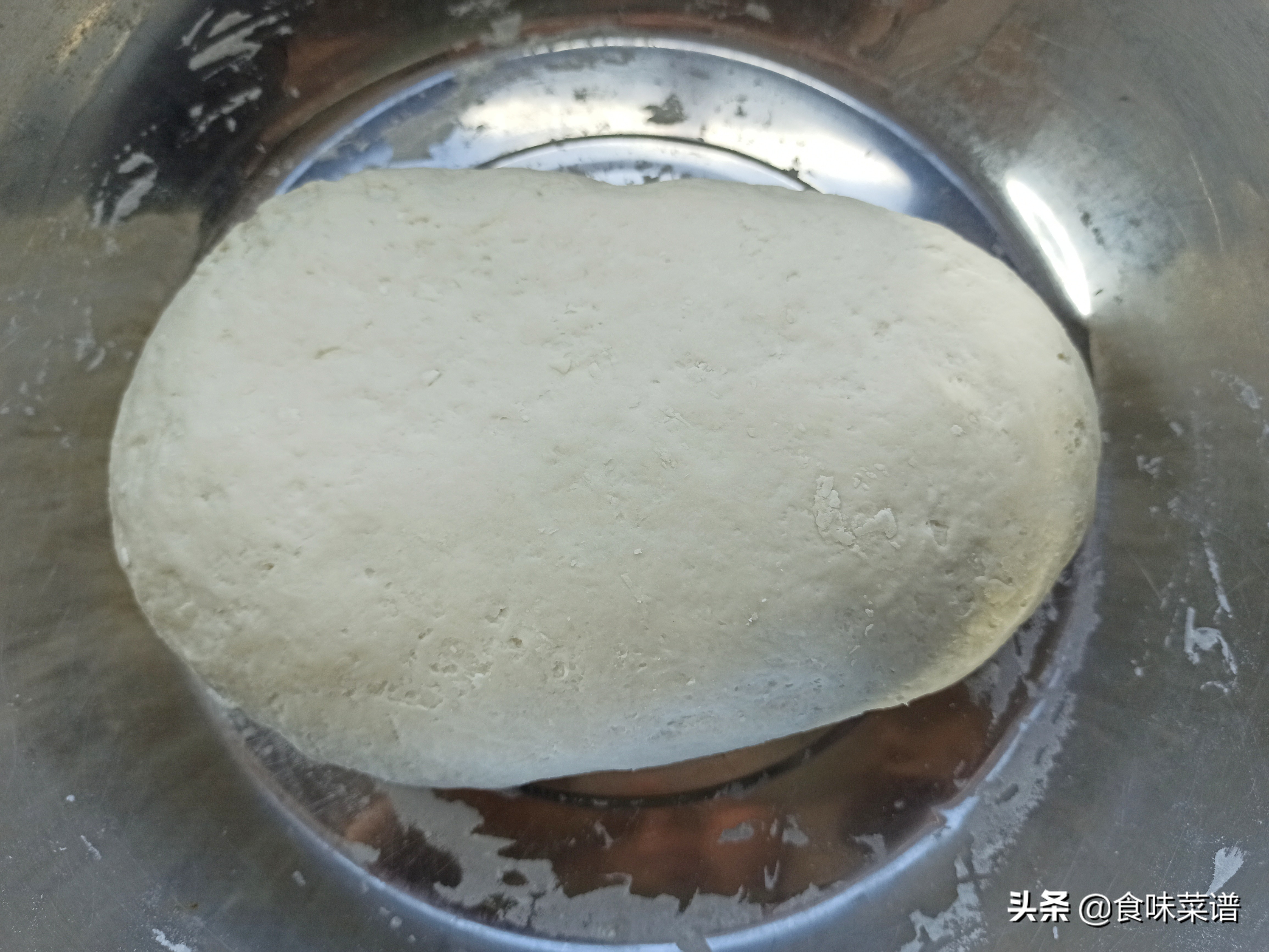 人见人爱的白菜饺子，馅料这样调，营养美味又好吃，出锅肉嫩鲜香