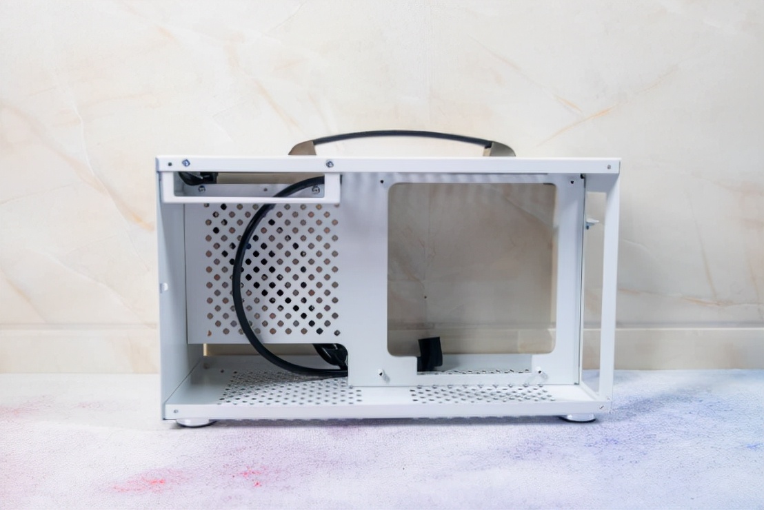 提着走的3A游戏ITX主机，超频三蜂鸟2装机体验