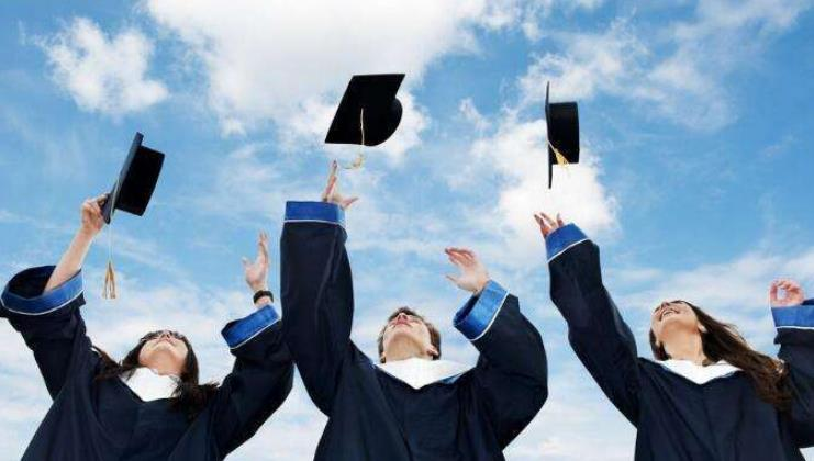 为保证毕业生含金量，既清考制度取消后，对毕业论文进行抽查