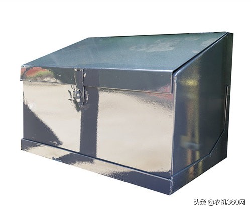 滿足秸稈打捆回收需求，中國收獲4LZ-7自走輪式谷物聯(lián)合收割機(jī)