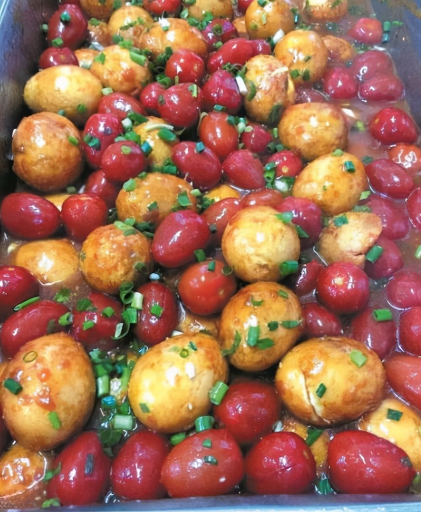 大学“阴间食堂”火了，吃饭环境像殡仪馆，学生表示有点恐怖