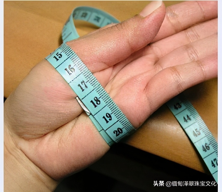 手镯圈口怎么量尺寸，手镯圈口量尺寸的对照方法？