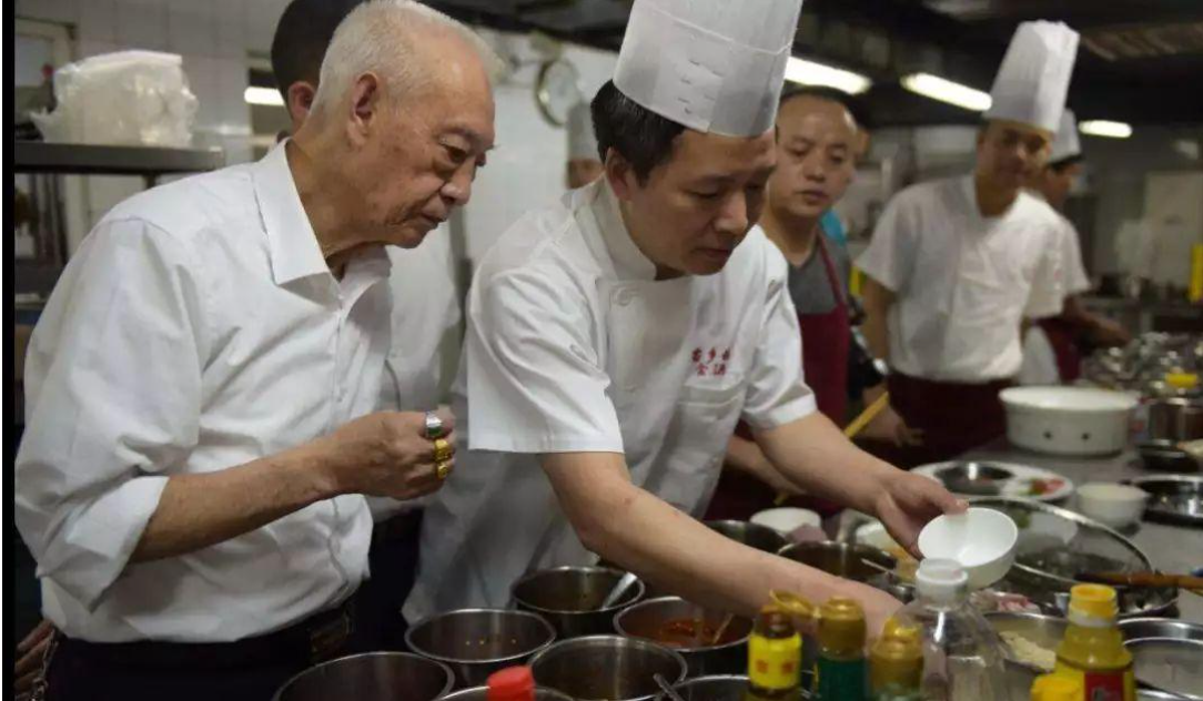 江西男人开菜馆，利用“免费的现金”，半年赚了60万，方法易学习