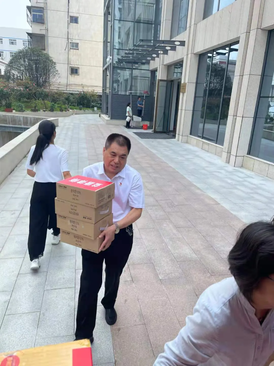 益唐简讯｜积极投身抗洪救灾行动