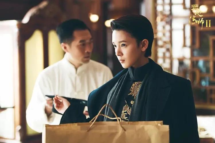 别以为贴个胡子就是女扮男装，这6位女星的男装太帅，真不糊弄人