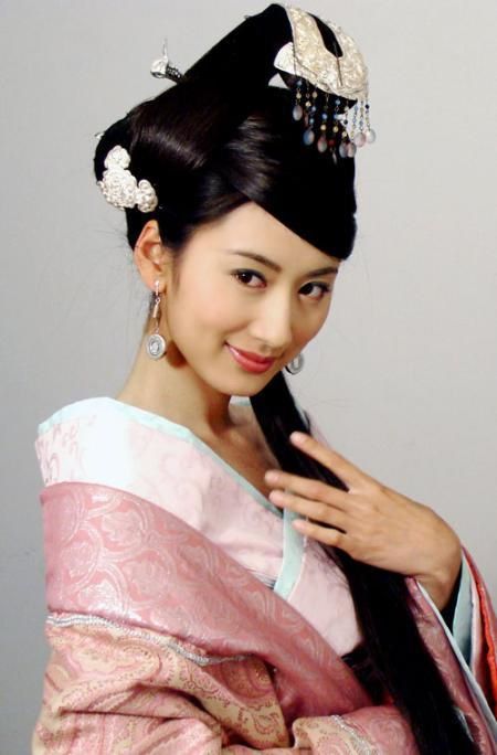 北方多出女汉子？这9位东北籍女星，个个柔情似水，性格却不娇气