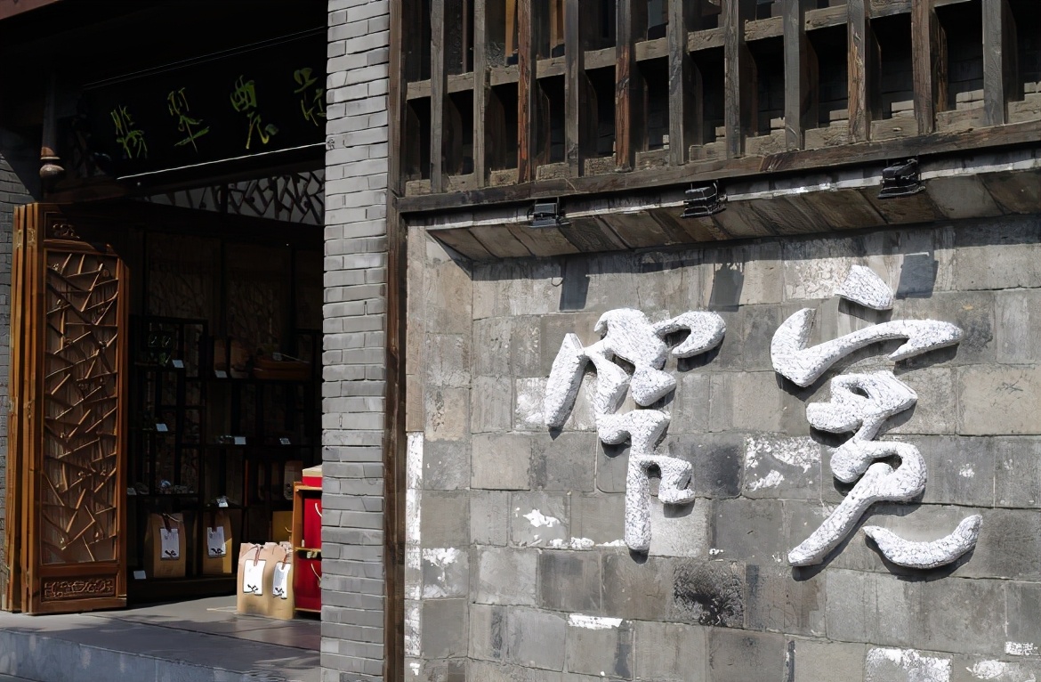 各省高考难度被分成五档，河南一档无争议，湖南江苏第三档引争议