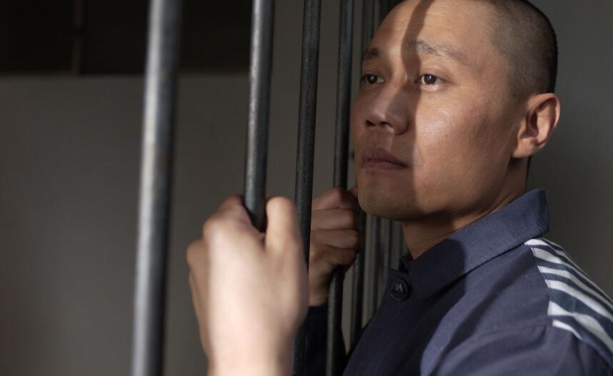 从胡金泉身上,王彩玲看到了自己毫无希望的未来,于是她也开始试着向