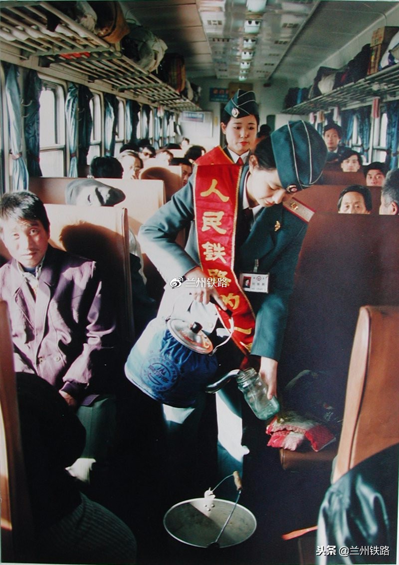 铁路制服新式肩章图片(一身路服一生情) - 赤虎壹号