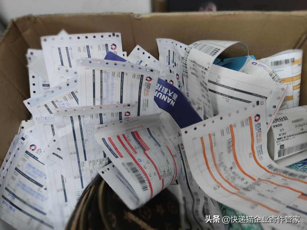 快递公司会计怎么做账流程（快递月结续重问题多多）