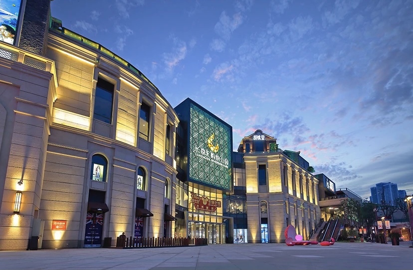 重庆江景哪里看？南滨路酒吧餐厅数不胜数，嘉滨路看最美洪崖洞