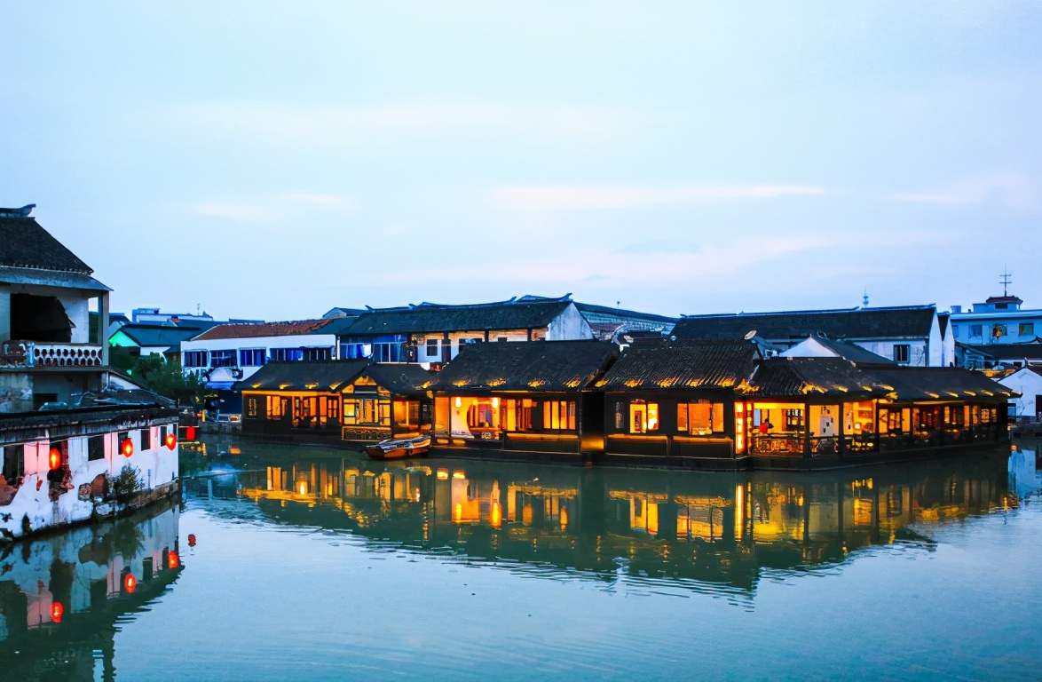 各省高考难度被分成五档，河南一档无争议，湖南江苏第三档引争议