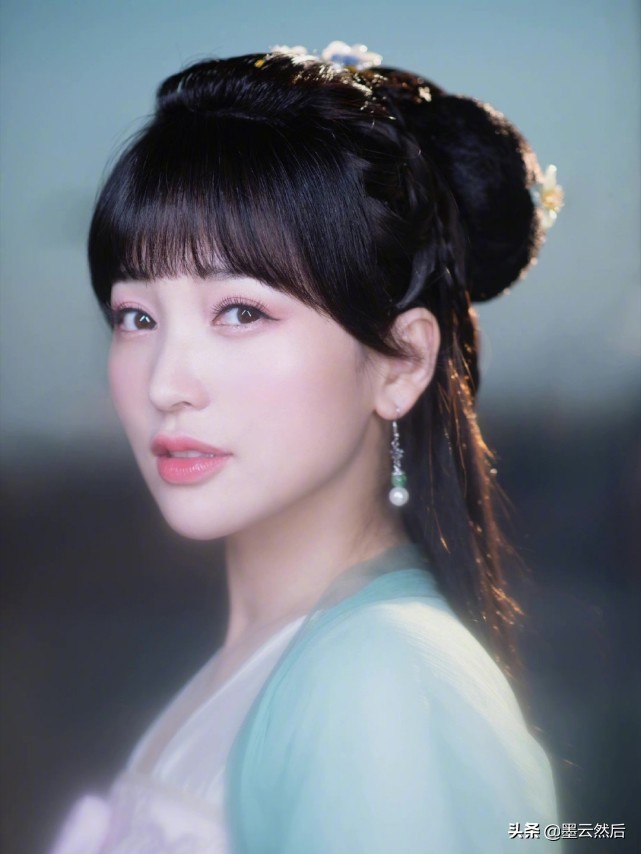 果然,不久以后,易小川得了重病,好在吕素素对易小川照顾的很好.